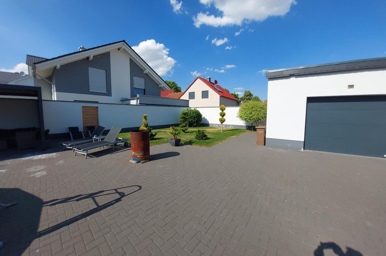 Ganze Ferienwohnung 5 Km Von Erfurt, Mit Kaffeevollautomat, Tv, Wlan, Boxspringbett, Schlafsofa Und Einkaufsmoeglichkeiten, Sehr Gute Anbindung Zur A71 Und A4, Kostenloser Oeff Parkplatz Fuer Pkw Und Transporter Elxleben Exterior foto
