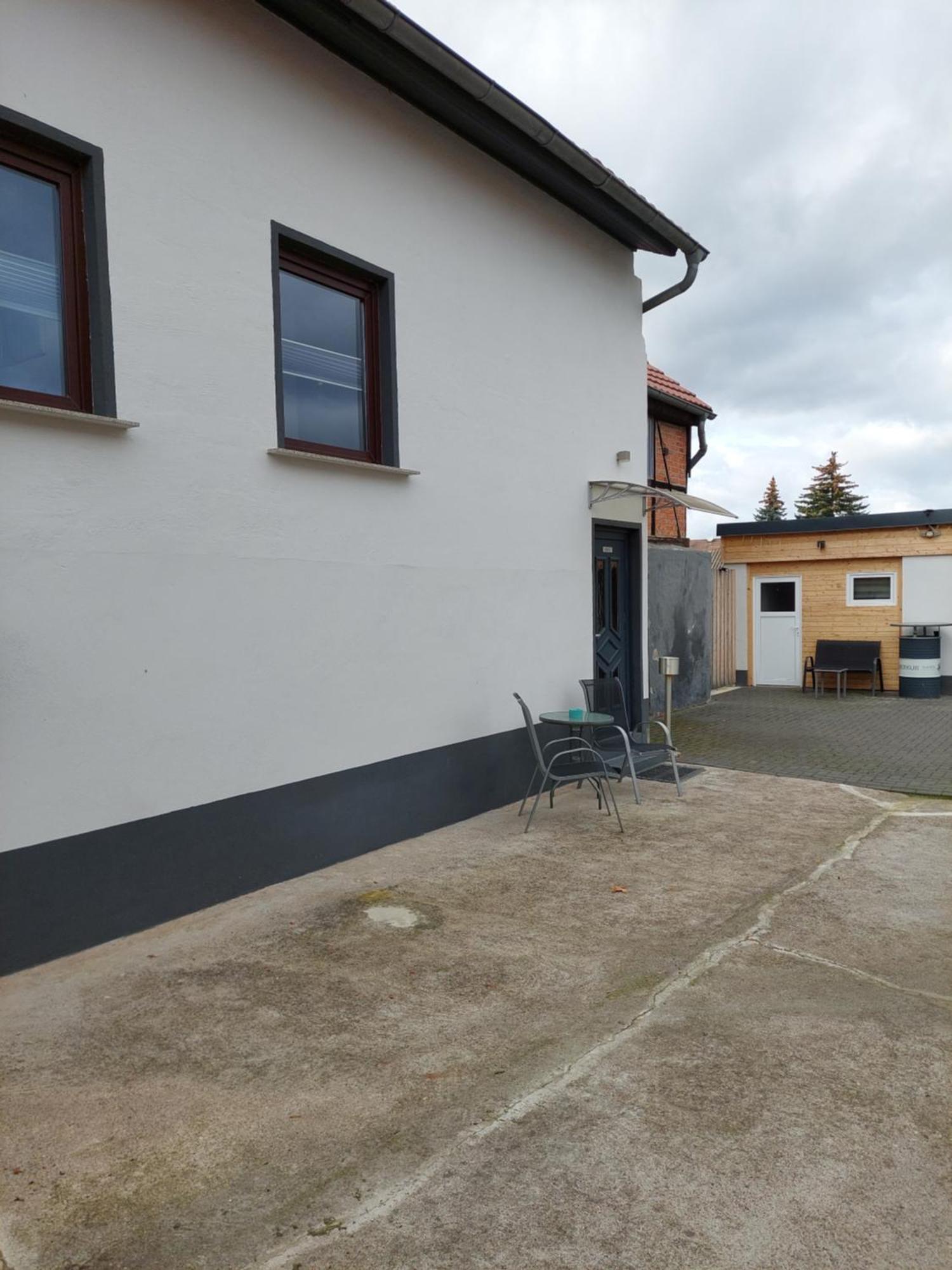 Ganze Ferienwohnung 5 Km Von Erfurt, Mit Kaffeevollautomat, Tv, Wlan, Boxspringbett, Schlafsofa Und Einkaufsmoeglichkeiten, Sehr Gute Anbindung Zur A71 Und A4, Kostenloser Oeff Parkplatz Fuer Pkw Und Transporter Elxleben Exterior foto
